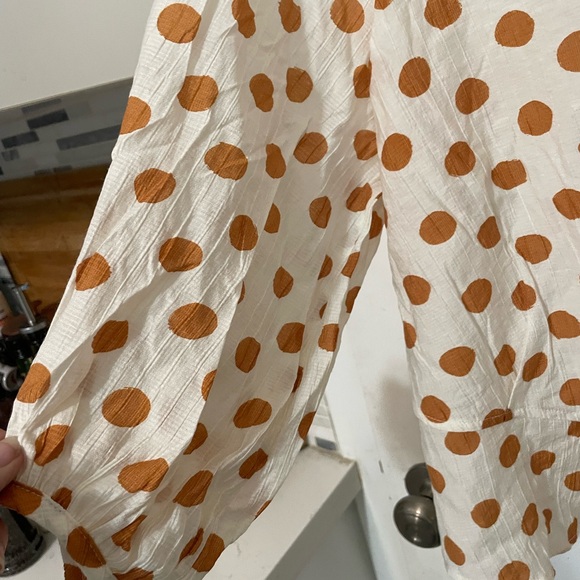 MNG Mango Open front White w rust
Polka dots puffy sleeve Camisole Blouse 10 - Picture 2 of 8